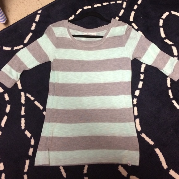 Quarter sleeve shirt