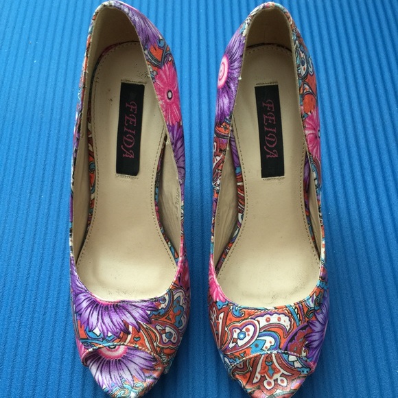 Floral open toe shoes