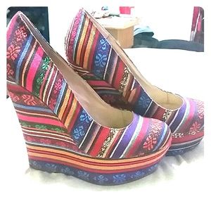 Tribal style wedge pump.