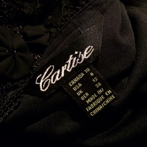 Cartise Black Knit Crochet V Neck Top. - Picture 4 of 4