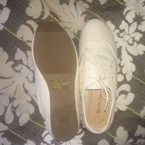 Crotchet cream loafers size kids 3 (women's 5)