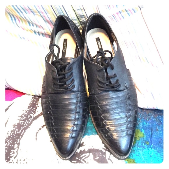 Black Open-Side Flats