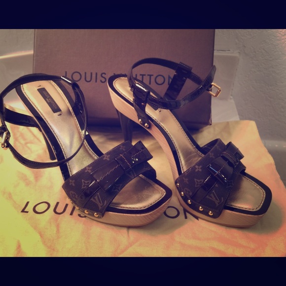 Louis Vuitton monogram brown shoes !