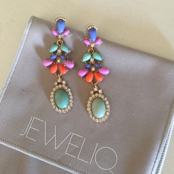 Jeweliq Jewelry - Fancy pierced earrings. Never worn.