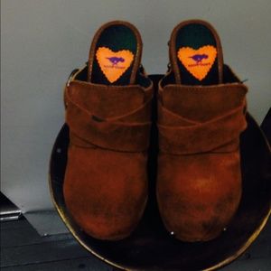Rocket dog leather clog