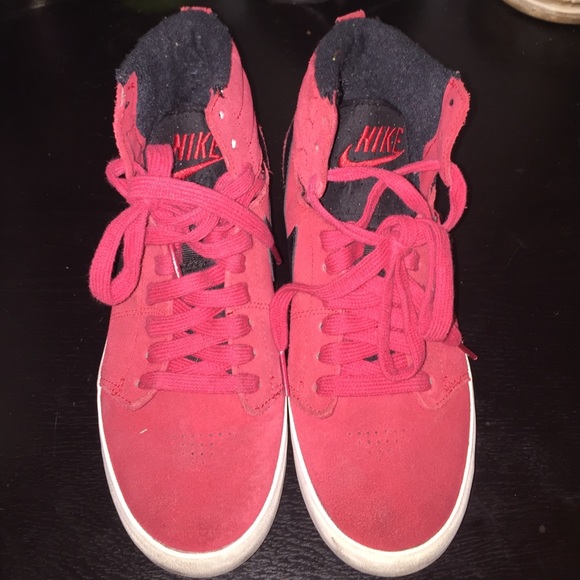 Nike Woman's Blazer sneaker - Picture 2 of 3