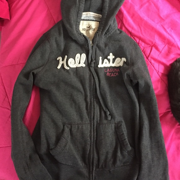 Dark great sweatshirt with hood white/pink accents