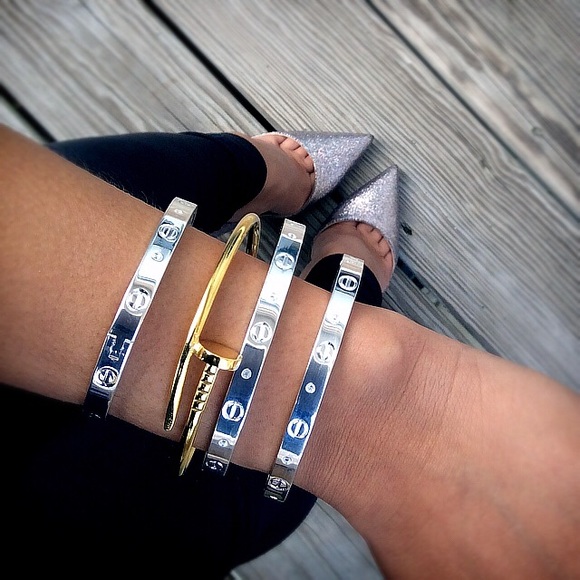 SOLD OUT❗️18KGP silver love bracelets WITH CRYSTAL - Picture 4 of 4