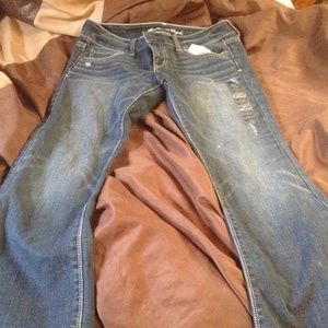 NEVER WORN! Size 10 short Artist cut!