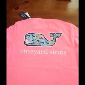 NEW Vineyard Vines T Shirt