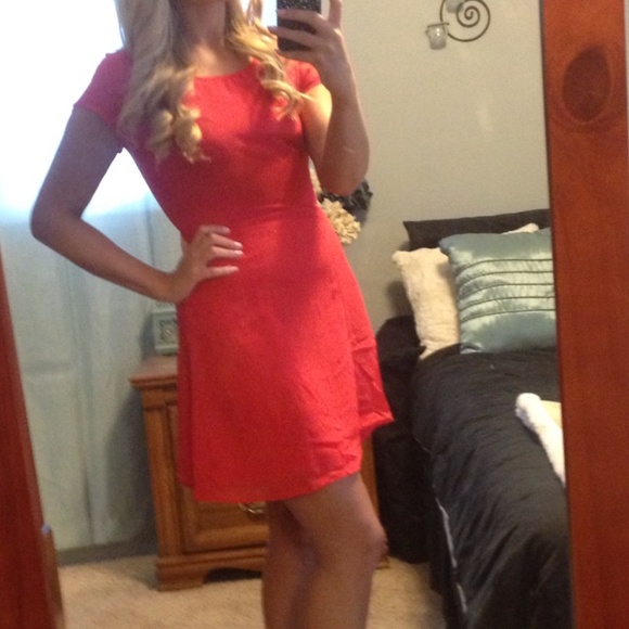 ❌SOLD❌Brand new! Red H&M Dress - Picture 3 of 3