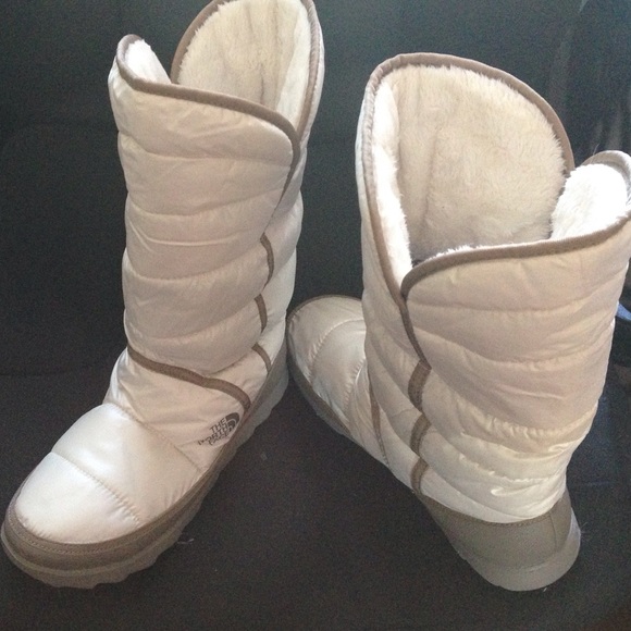 North face snow boots, worn once!
