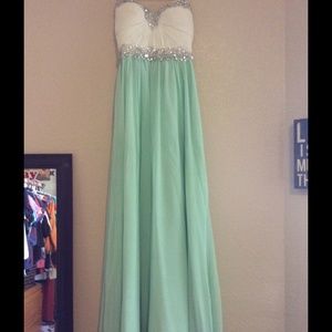 Mint Green Beautiful Prom Dress.