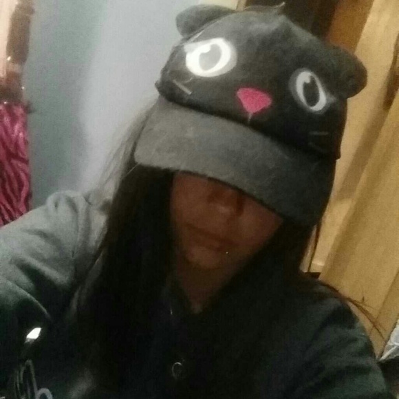 Black cat hat