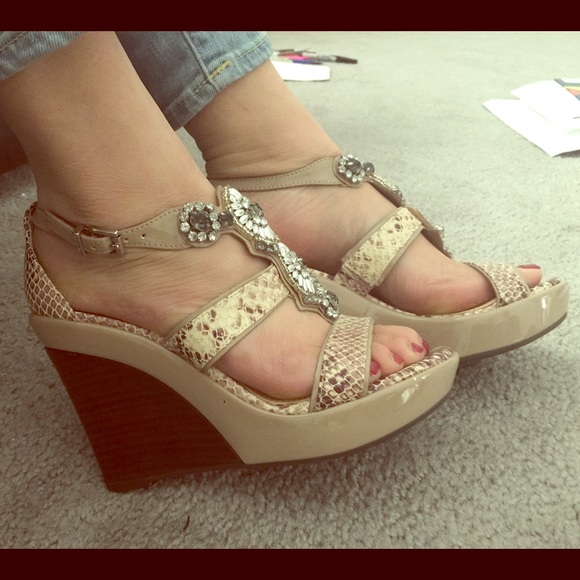 New never worn snakeskin wedges! 😁