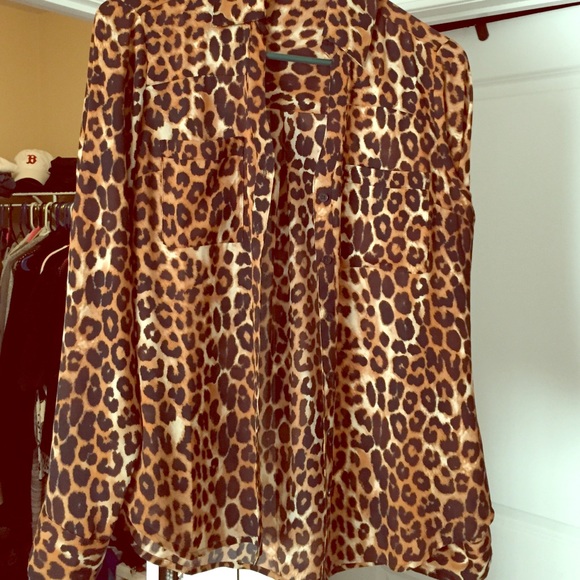 EXPRESS leopard Portafino shirt