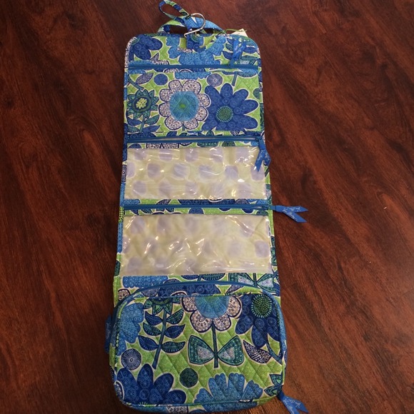 NWT Vera Bradley make up bag hanger