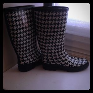 Houndstooth Print Rainboots☔️