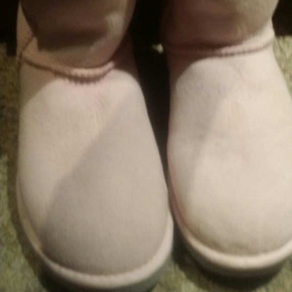 UGG: NEW W/OUT TAGS PALE PINK UGG BOOTS - SIZE 6