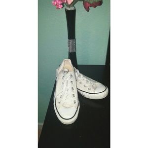 Creamy white Converse !!