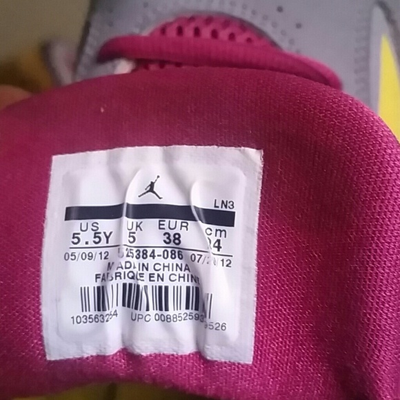 Jordan Aero Flight (GradeSchool Sizes) - Picture 2 of 4