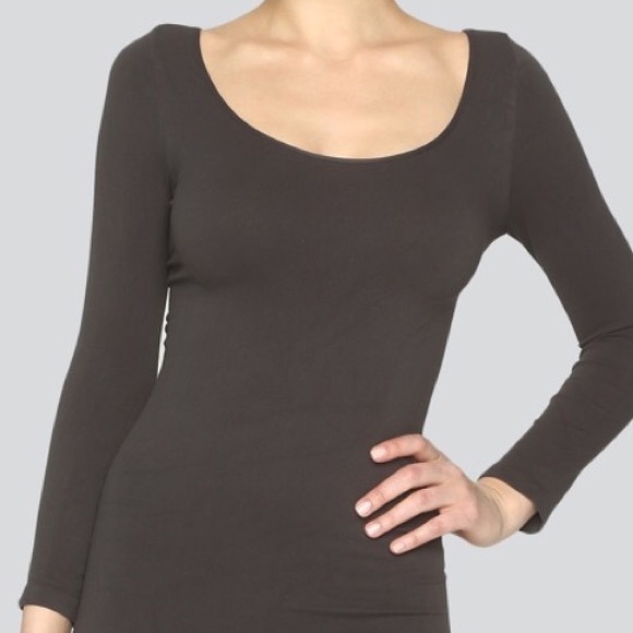A must have staple in any closet. Scoop neck dress