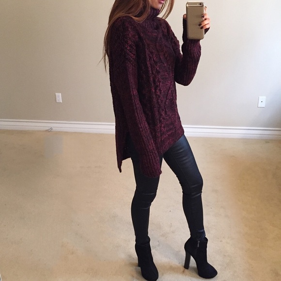 • SOLD • Report Signature Suede Ankle Boots❤️ - Picture 3 of 4