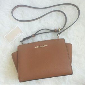 ❌SOLD❌ Michael Kors mini Selma messenger bag
