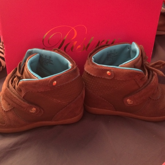 Wedge Sneakers with box & extra pair of Laces