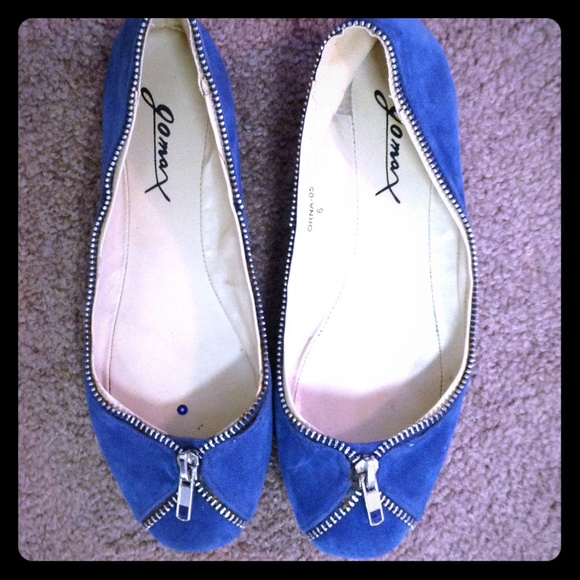 Gomax blue suede flats w zippers sz 6