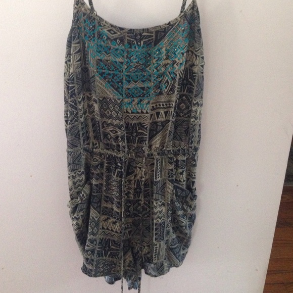 Romper - Picture 2 of 3