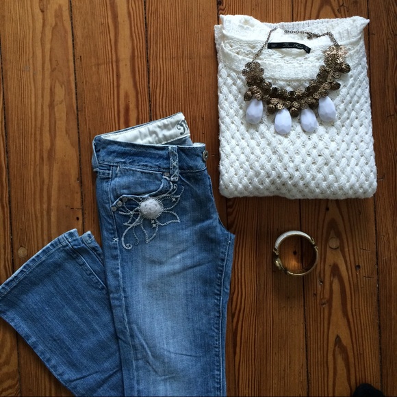 Miss Me | Embroidered Jeans | Size 26