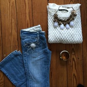 Miss Me | Embroidered Jeans | Size 26