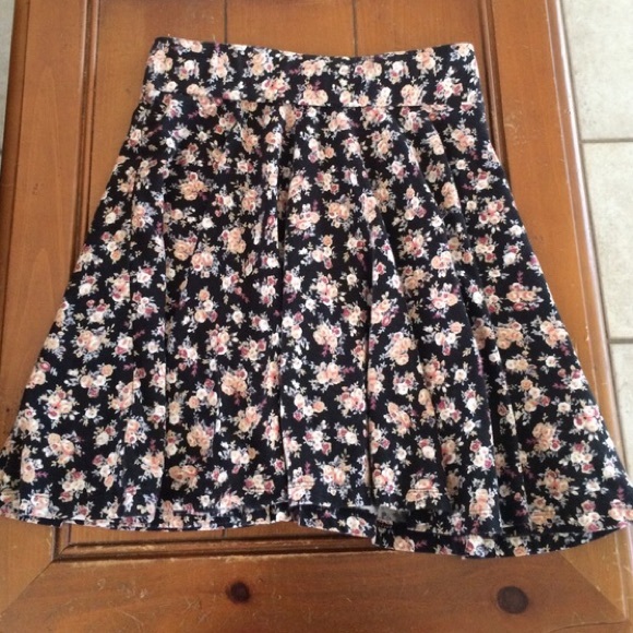 Urban Outfitters Floral Circle Skirt - Picture 3 of 4