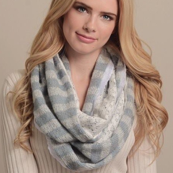 ❤️❤️mix media lace knit infinity scarf ❤️❤️