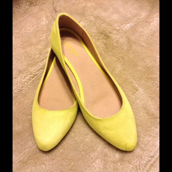 Women's Old Navy US Size 6 Suede Flats