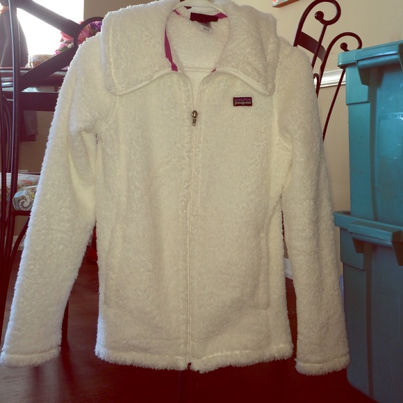 White Patagonia zip up