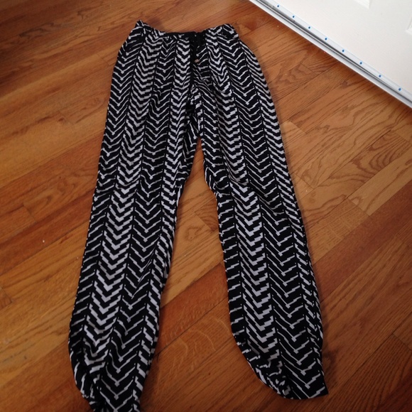 Pattern pants