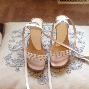 White sandals Gianfranco Ferre.