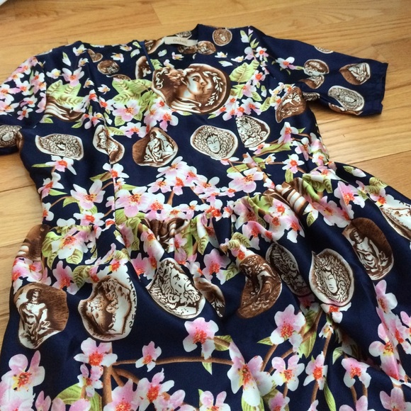 Roman Patterned Dress - Picture 3 of 3