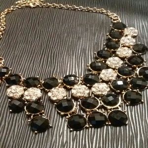 Statement fashion necklace!