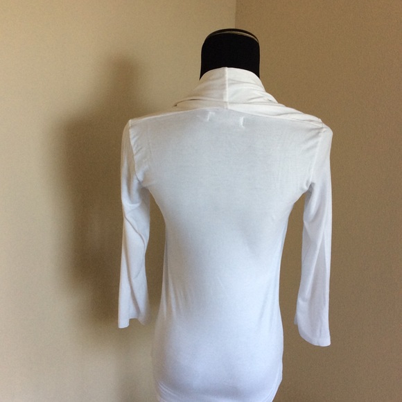 Zara 3/4 sleeve top - Picture 2 of 3