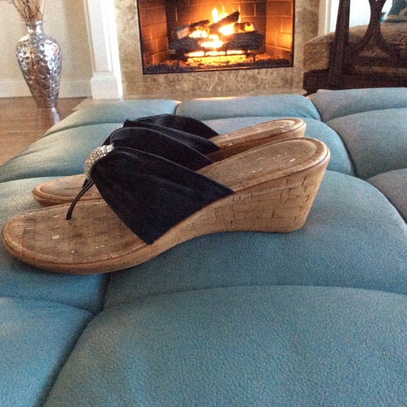 Shoes - Picture 3 of 4