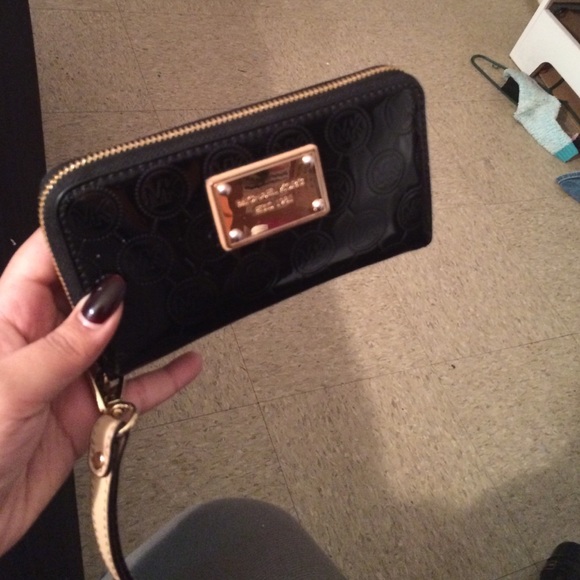 Michael Kors Clutches & Wallets - Mk wallet