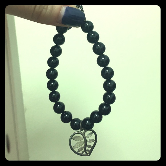 Tiffany's black bed bracelet