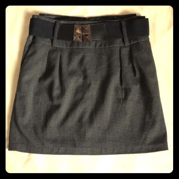 🚫SOLD🚫🎀Grey formal Skirt🎀