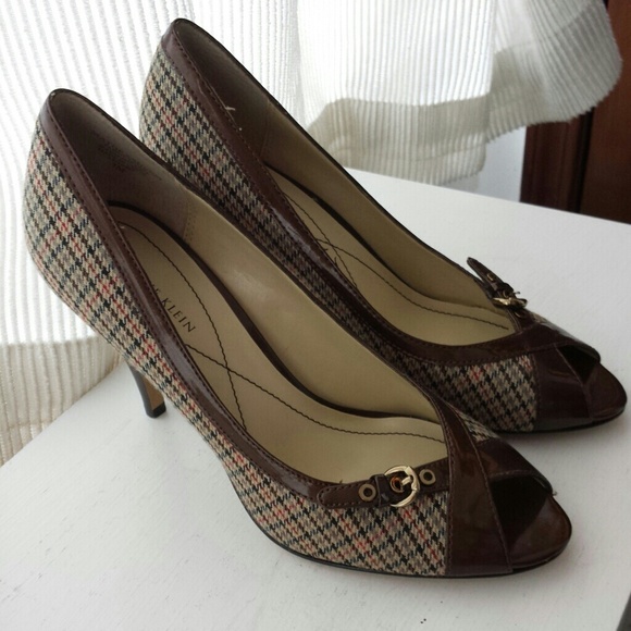 Anne klein peeptoe pumps