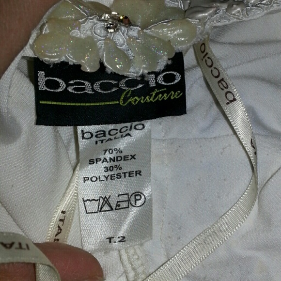 Gorgeous white dress made in Italy . - Picture 3 of 4