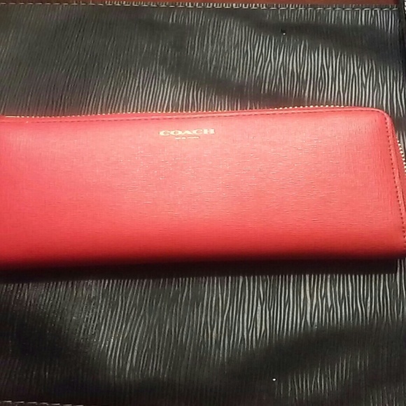 Hot pink coach wallet, brand new!