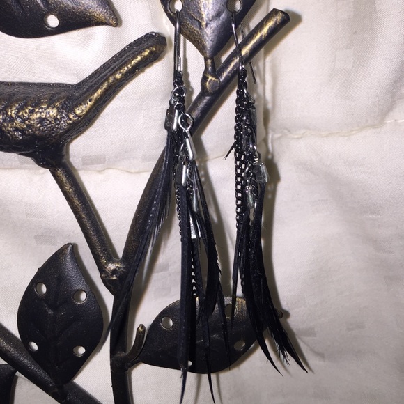 Feather w/chain earrings